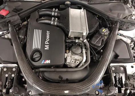 2015 BMW M4 из США, поврежденный, VIN WBS3R9C5XFK334847